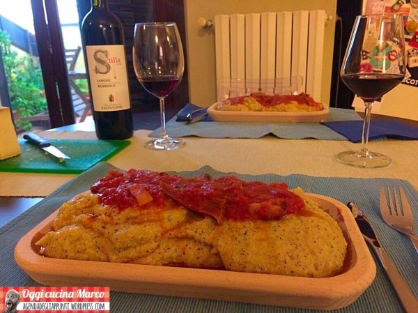 polenta taragna al sugo di funghi porcini e guanciale polpa mutti fatta in casa