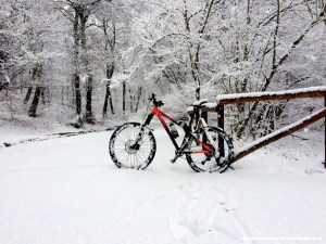 MTB al Campo dei Fiori con la neve fresca mountain bike snow ride varese monte mort