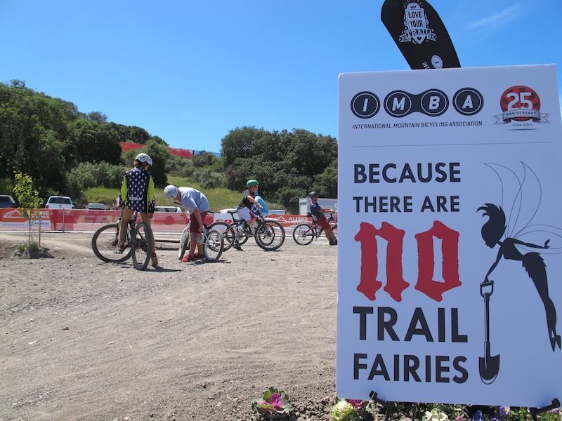 mtb trail building manutenzione dei sentieri mountain bike fatine dei boschi pulizia sentieri montagna imba italia