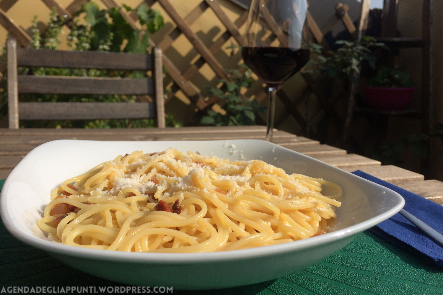 preparare gli spaghetti alla carbonara secondo la ricetta originale romana