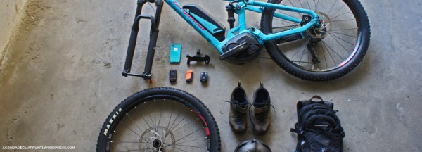 weekend agriturismo turina bricherasio in bicicletta con la eMTB Bergamont e-trailster inseparabili toscani ormai sempre al seguito come la custodia ed il supporto manubrio lifeproof per iphone