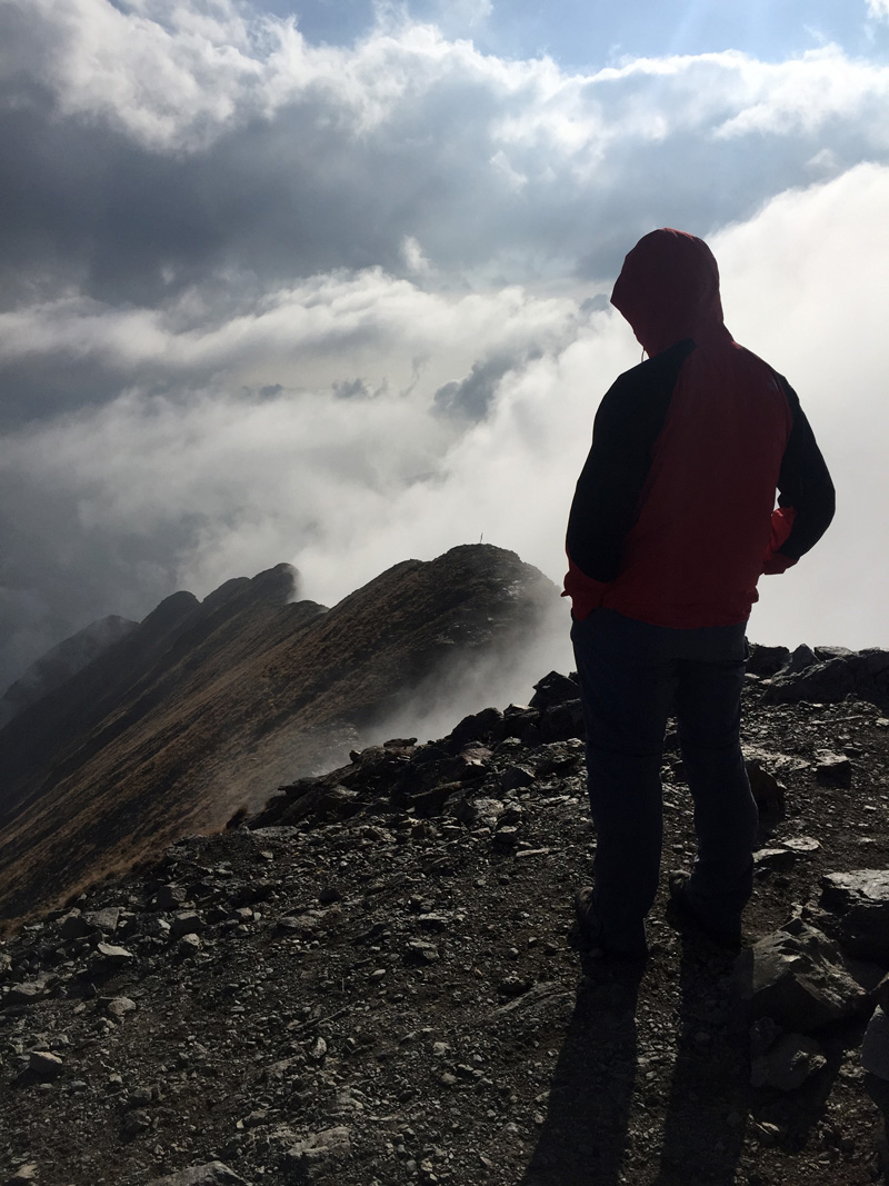 tra le nuvole le valli a sud del monte legnone