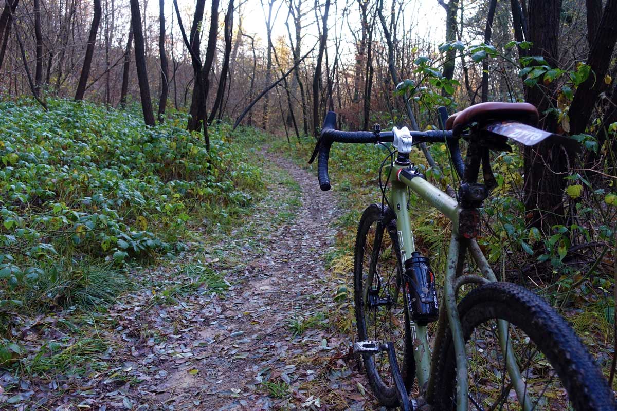 la bicicletta gravel menturi bike adamello track sui sentieri della valle olona
