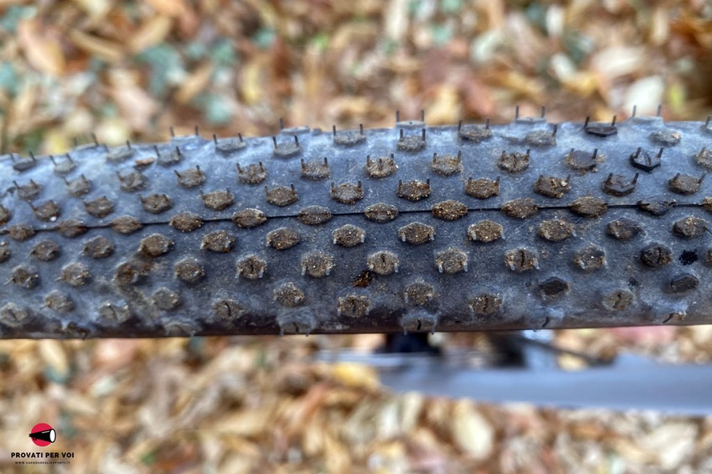 il battistrada di uno pneumatico per bicicletta