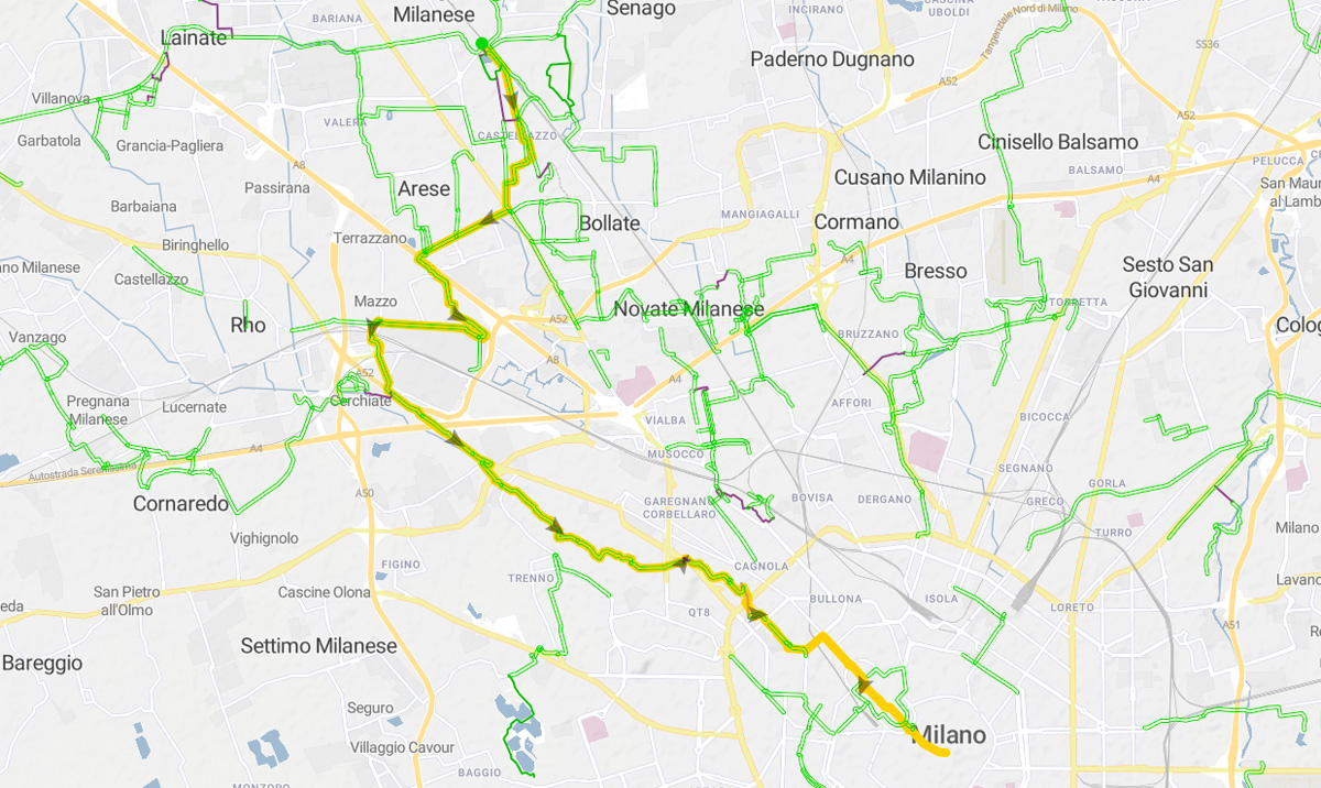 la schermata di un mappa OSM con evidenziata la traccia di un percorso in bicicletta a Milano